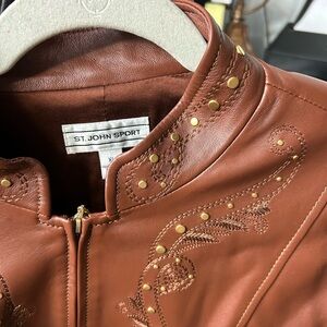 Ladies  100% Lamb leather jacket-